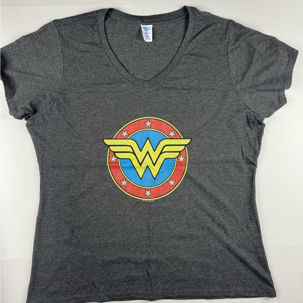Wonder Woman Graphic V-Neck Tee - Charcoal